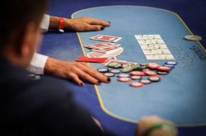 calculate poker outs