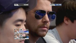 bluffing in poker strong vs weak